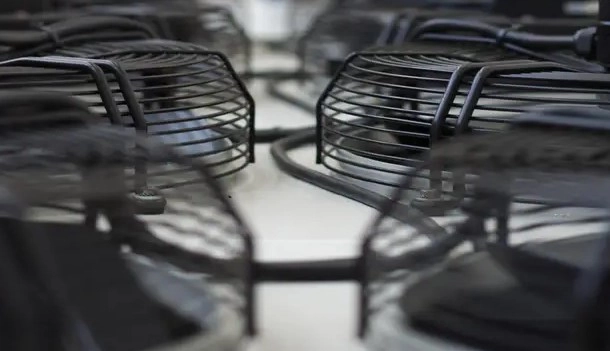 Modular heat pump showcasing technological design for high efficiency.