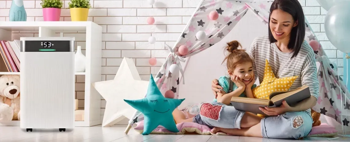 Συμπαγής και κομψός αφυγραντήρας MYCOND Tibo Eco 12 σε παιδικό δωμάτιο, που προσφέρει αξιόπιστη απομάκρυνση της υγρασίας και έλεγχο μέσω Wi-Fi.