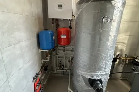 Μονοκατοικία με αντλίες θερμότητας Mycond Split BeeHeat MHS-U12BH